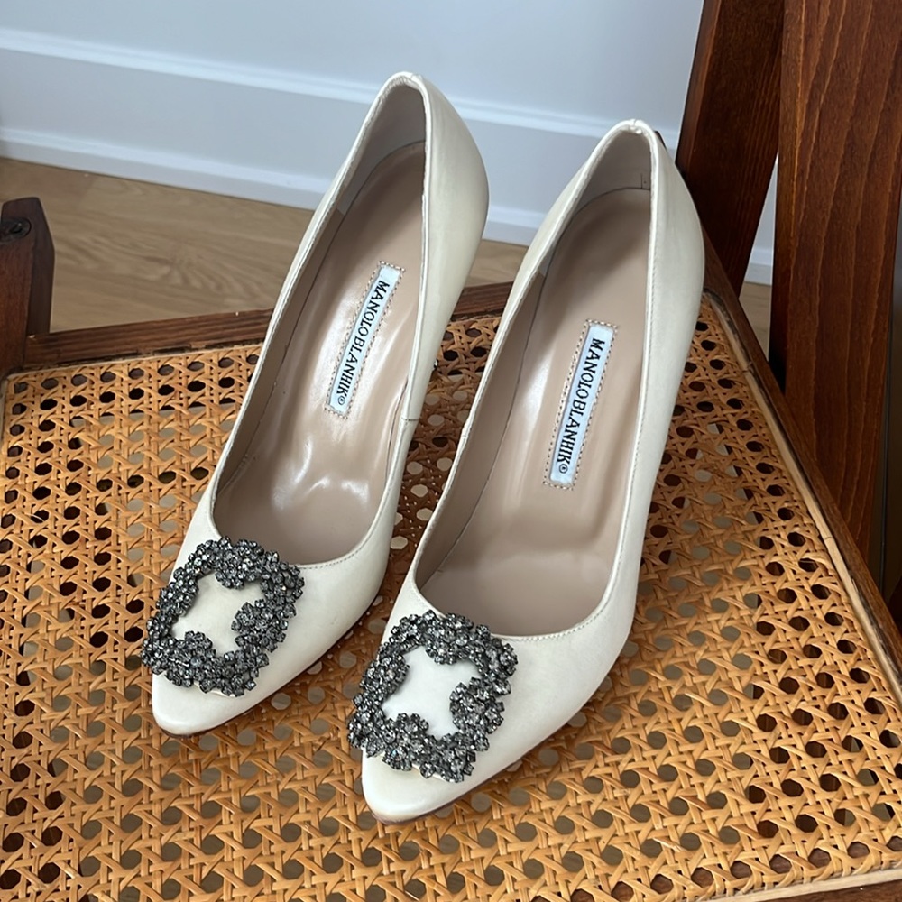 Manolo Blahnik Hangisi Champagne Satin Jewel Buckle Pumps size 37